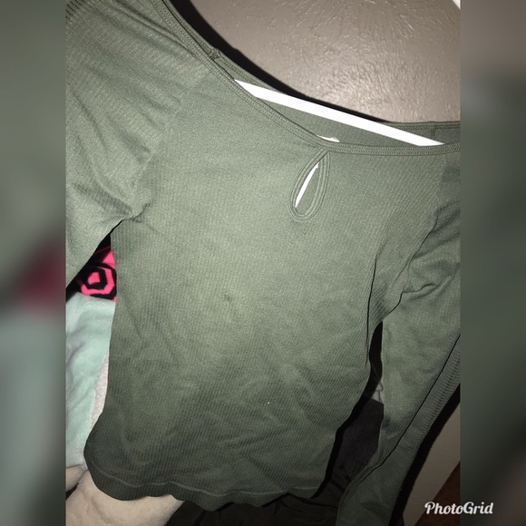 Tops - Picture 1 of 2